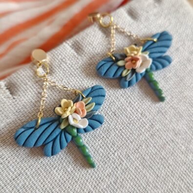 Boucles d'oreille Libellule bleu et fleurs