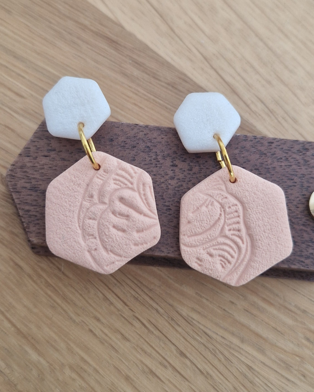 Boucles d’oreilles empreinte florale – Image 6